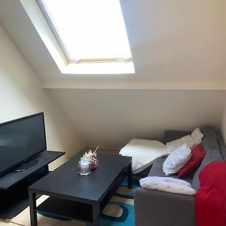 Studio Meuble Dans Une Maison Limay 외부 사진